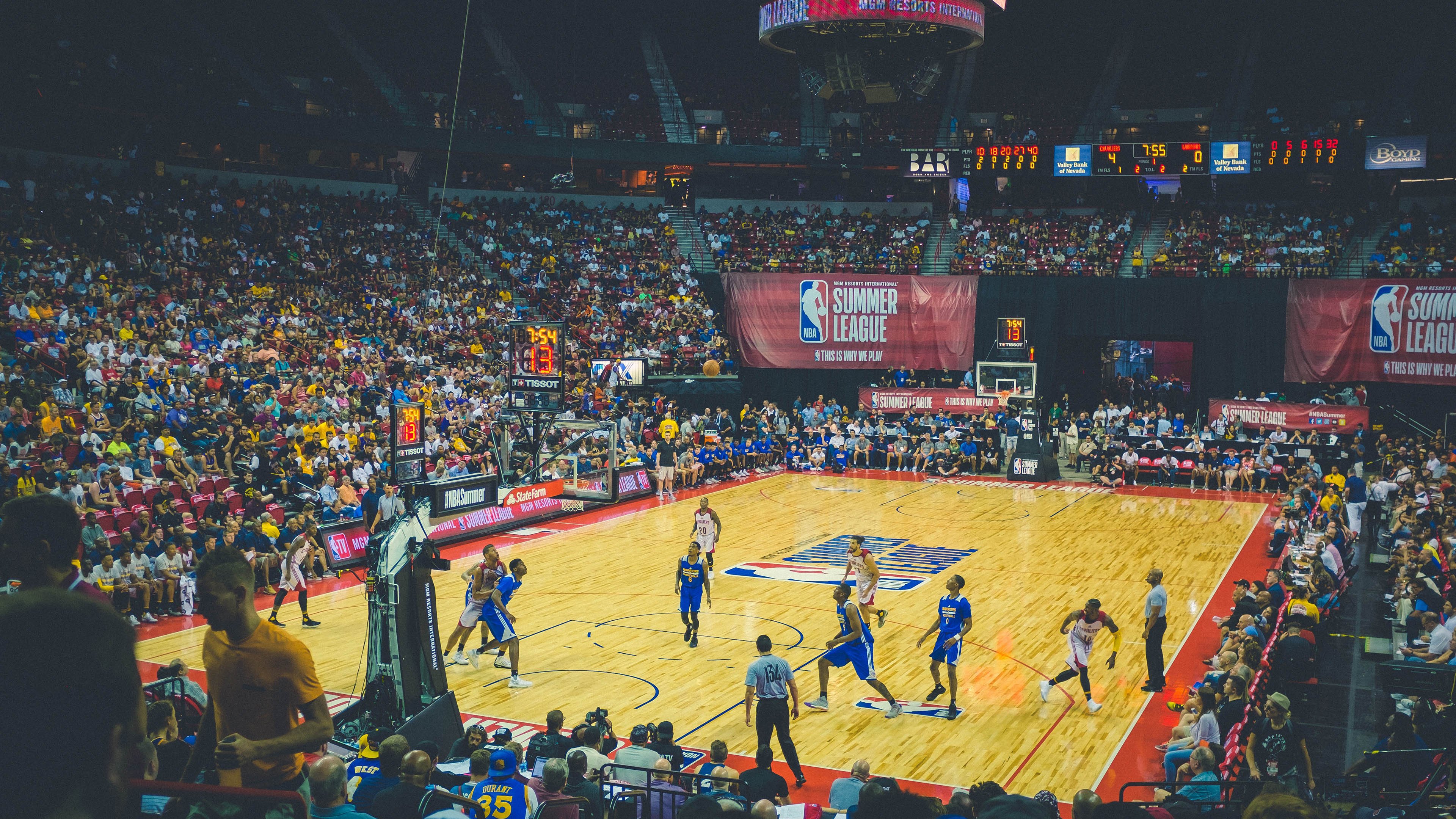 新型战术：科技赋能下的篮球新玩法，篮球技术创新